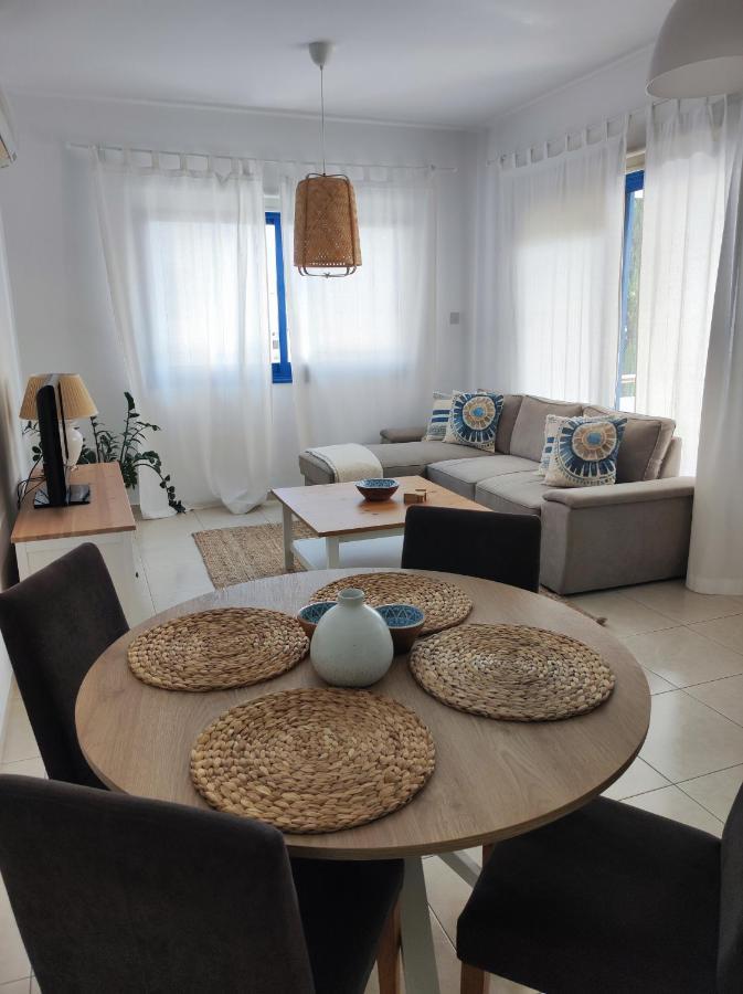 Marina Gardens Apartment *